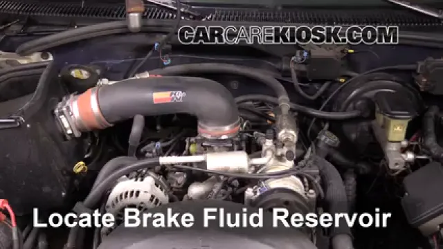 1997 Chevrolet Tahoe 5.7L V8 Líquido de frenos Controlar nivel de líquido